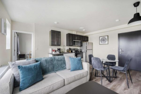 2BR Luxury Suite Near Henry Ford